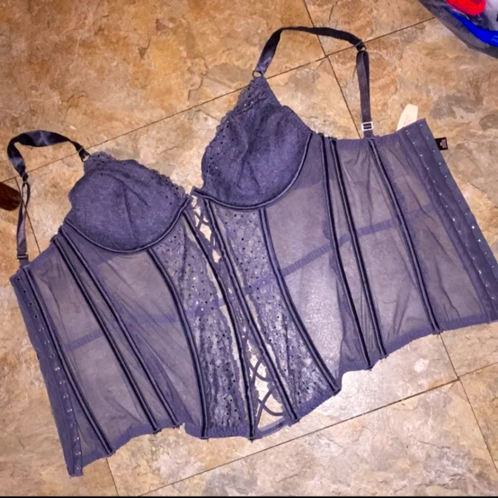 Vs Bling Corset !!! NWT!! $88. 36D 🖤🤍💜